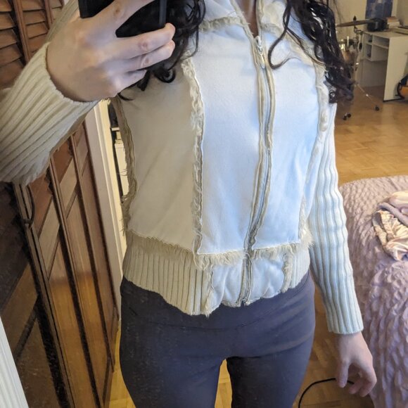 White fuzzy fur jacket - Picture 5 of 6